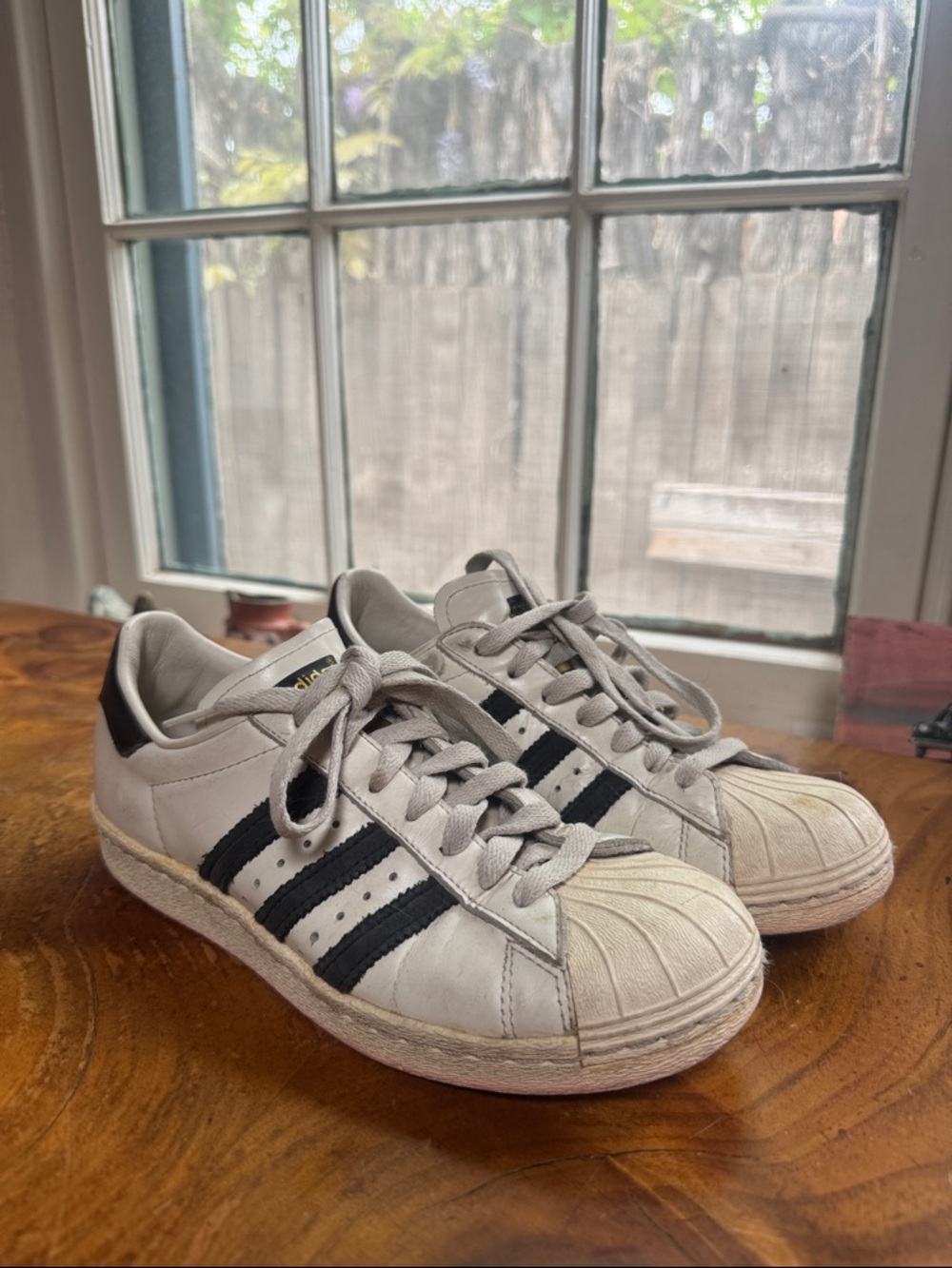 adidas superstar black and white